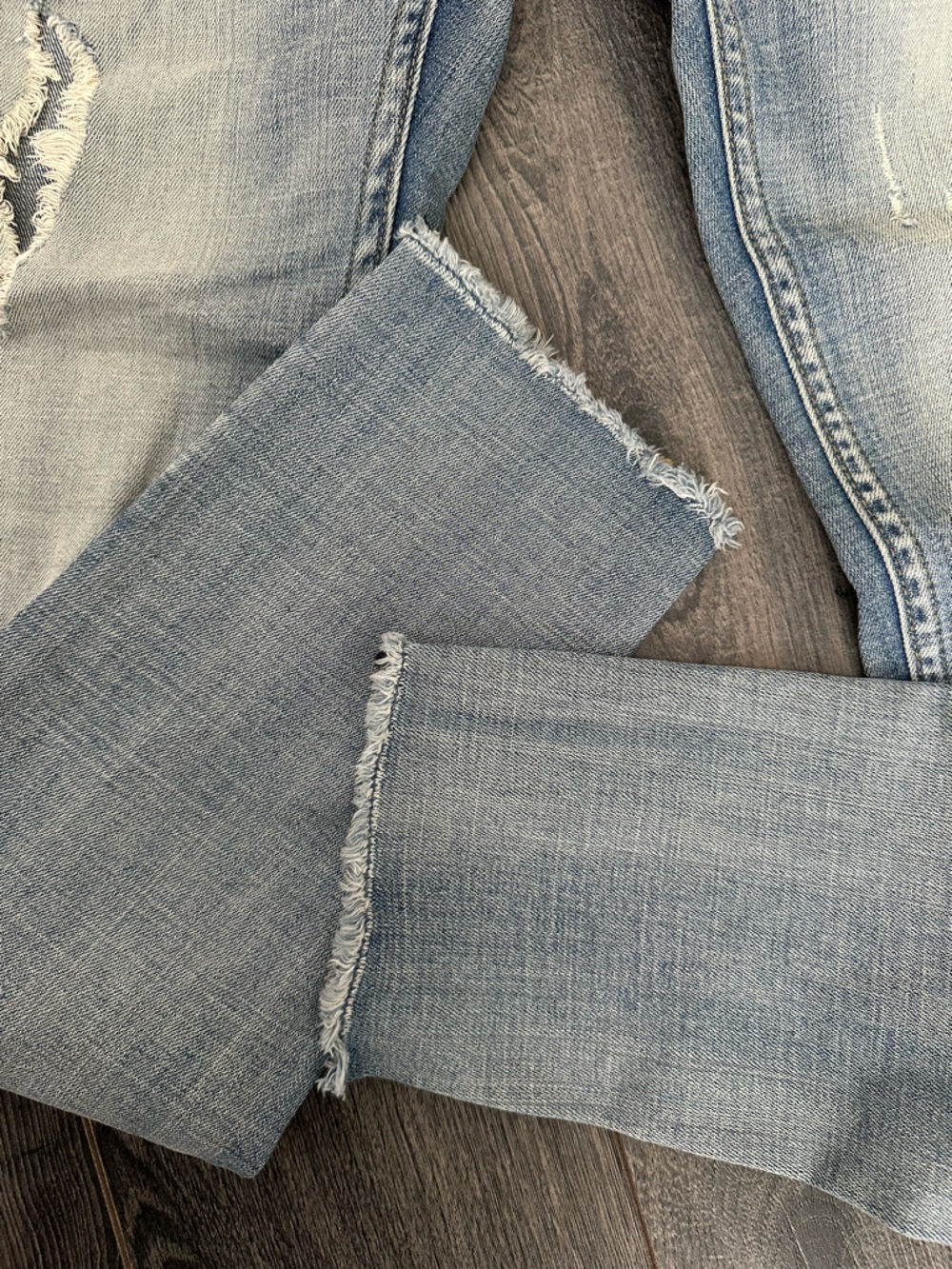 EUC Women’s Vigoss Distressed Light Blue Premium Denim Skinny Jeans Raw Hem 28 - Picture 14 of 14